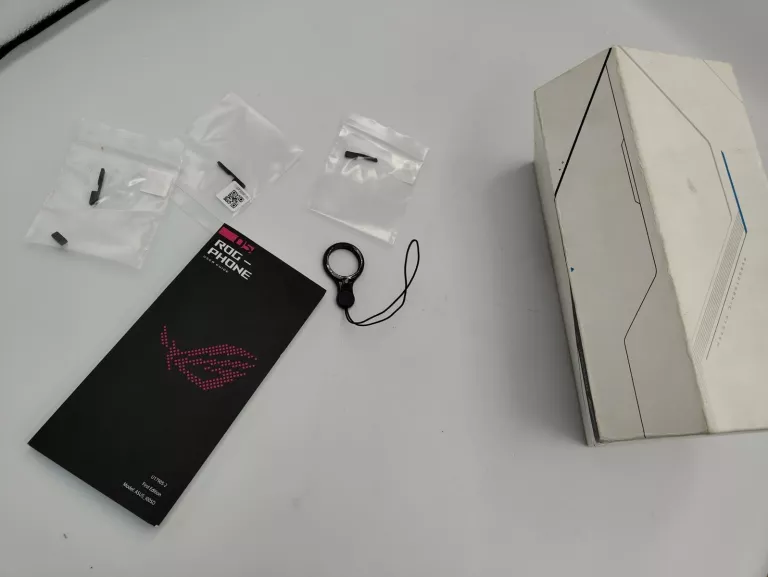 TELEFON ASUS ROG 5 ULTIMATE ZS673KS 18/512GB WHITE