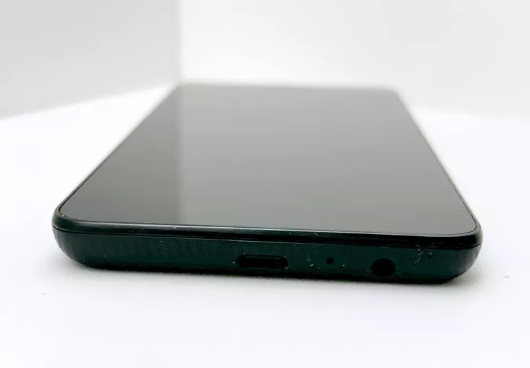 TELEFON TCL 501 (T433D) 2/32GB CZARNY