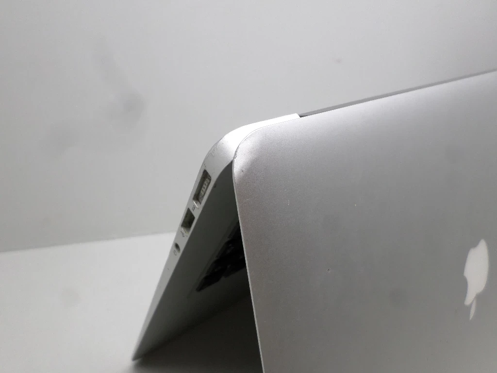 laptop-macbook-air-1466-72-2015r-intel-core-i5-16-ghz-4gb120gb-typ-dysku-twardego-128550-2