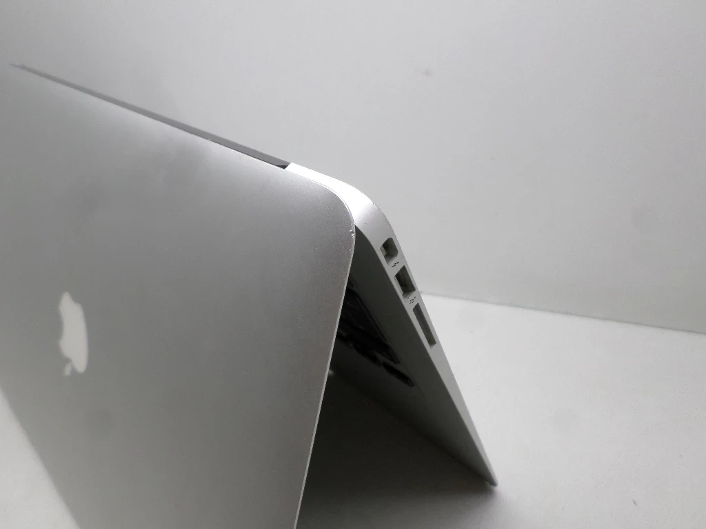 laptop-macbook-air-1466-72-2015r-intel-core-i5-16-ghz-4gb120gb-rodzaj-karty-graficznej-1234-1