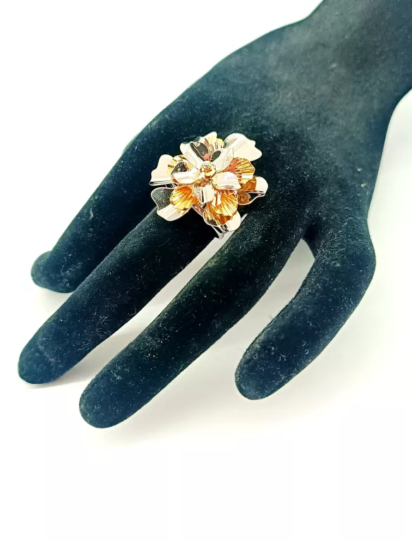 rewelacyjny-srebrny-pierscionek-kwiat-544g-925-cechy-207358-231610