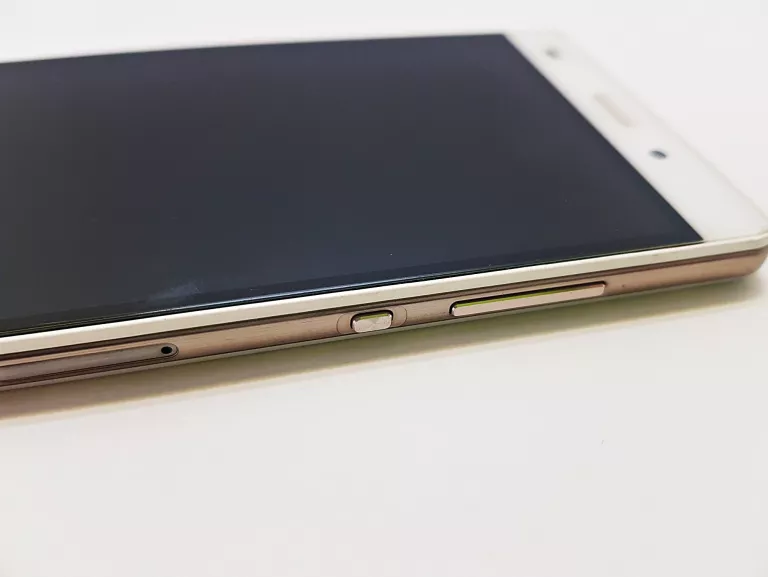 TELEFON HUAWEI P8 LITE 16/2 ETUI D/S