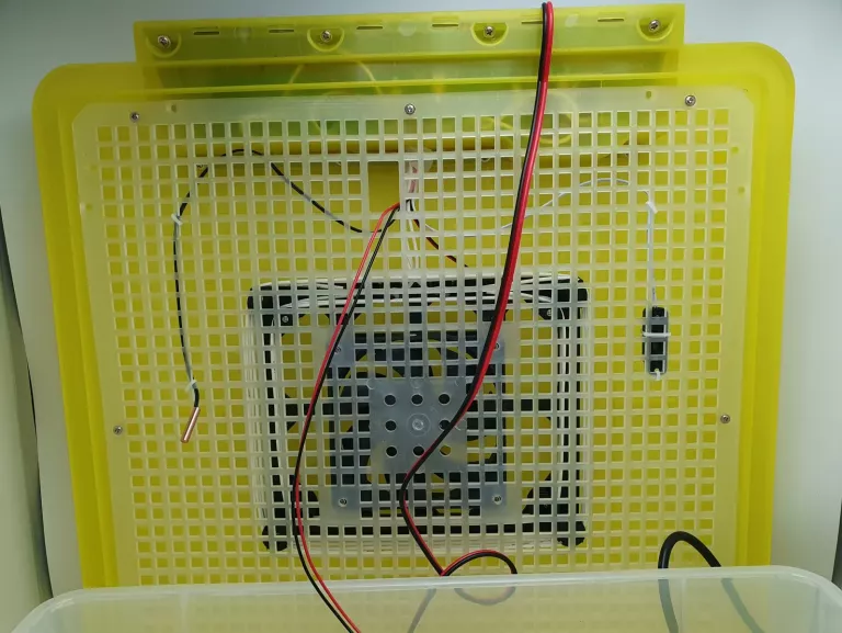 AUTOMATYCZNY INKUBATOR DO 54 JAJ WYLĘGARKA 80W