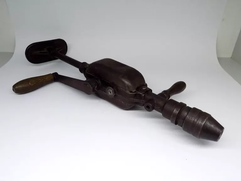 STARA WIERTARKA RĘCZNA NA KORBĘ DŁ. 46 CM