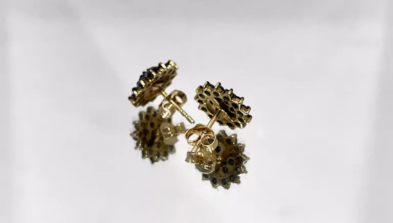 ZŁOTE KOLCZYKI SZTYFTY Z NIEBIESKIMI DIAMENTAMI 1,95G P.375
