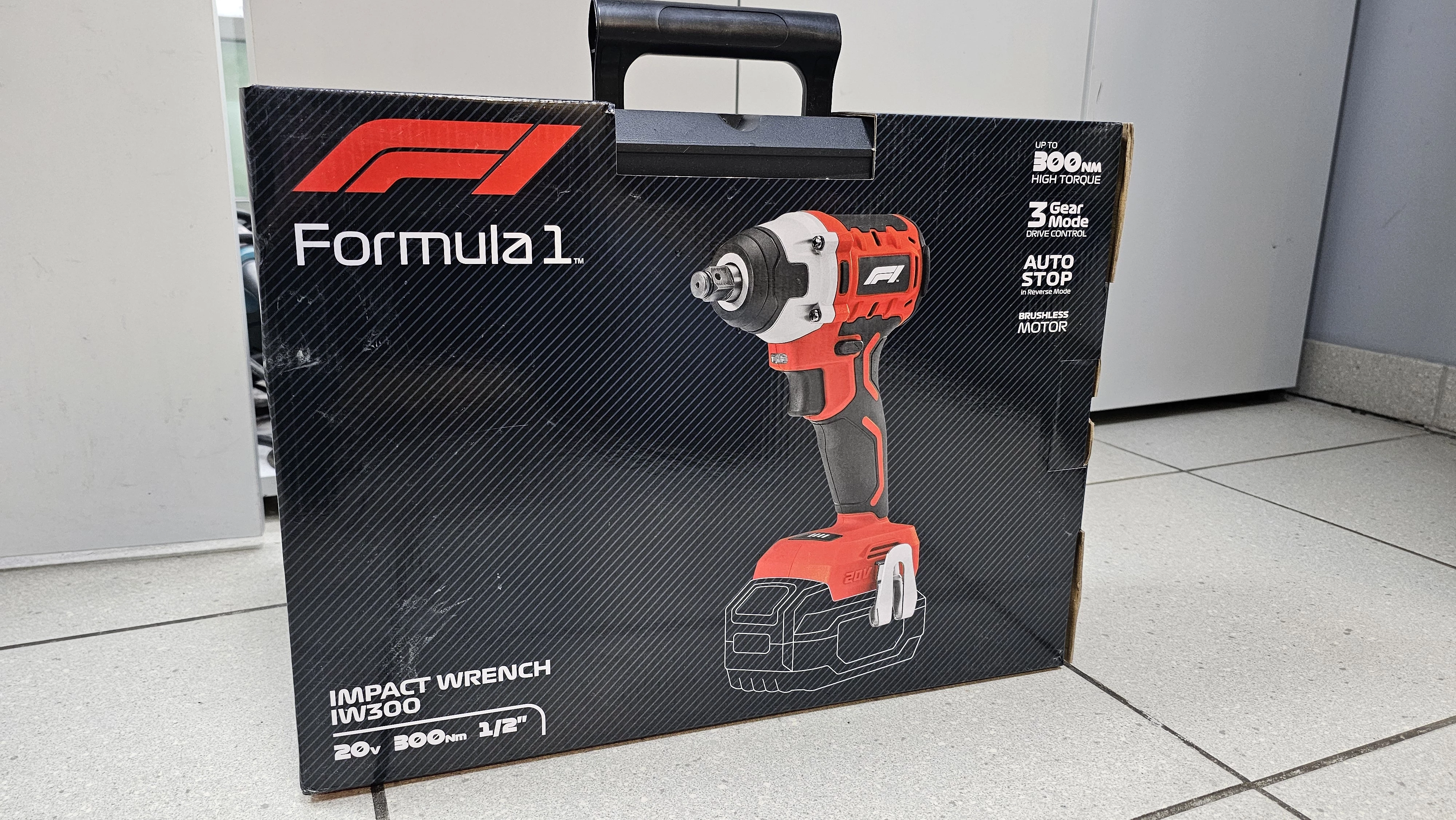 klucz-udarowy-formula-1-iw300-300nm-20v-nasadki-od-lombard-trzebnica-ean-gtin-4038373002259