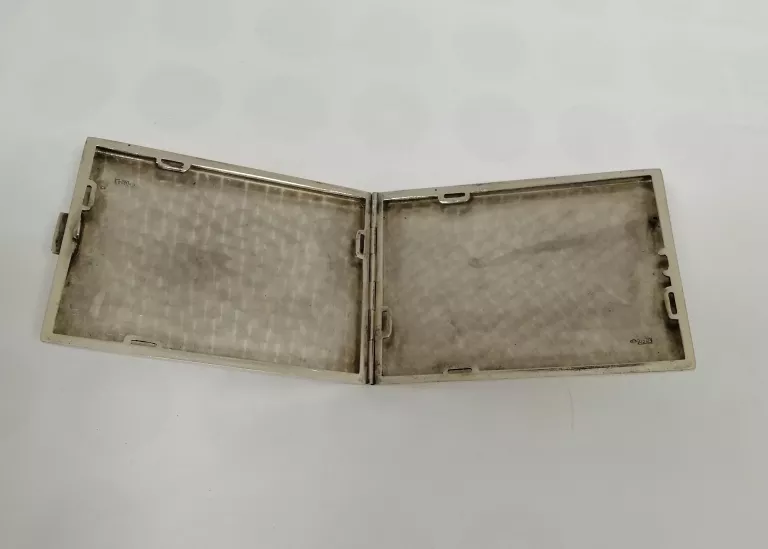 SREBRNA PAPIEROŚNICA 153,29 G 800