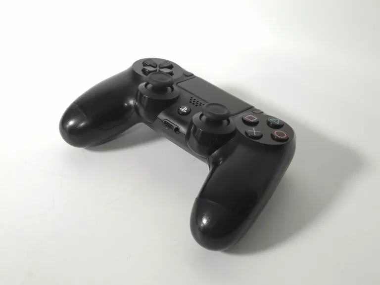 KONSOLA SONY PLAYSTATION 4 500GB Z GRAMI