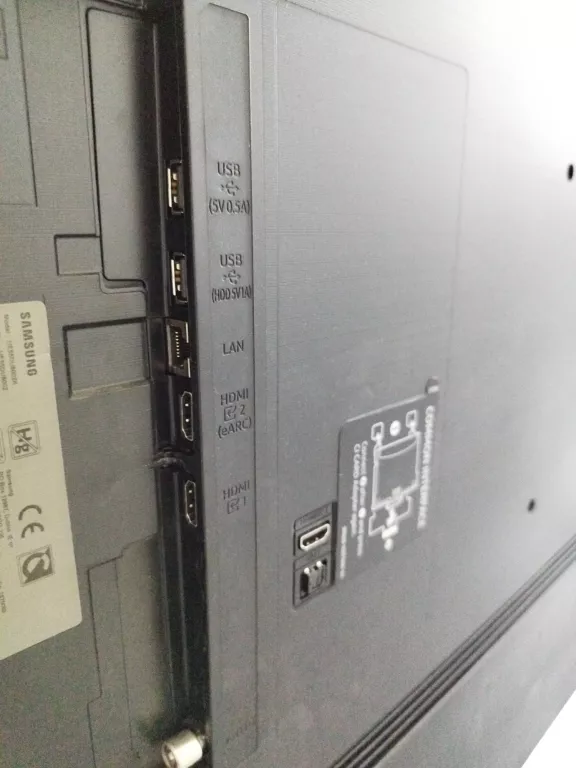 TELEWIZOR SAMSUNG UE55DU8002K KOMPLET