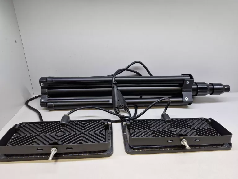 REFLEKTOR HALOGEN LED 2X40W NA STATYWIE STOJAK