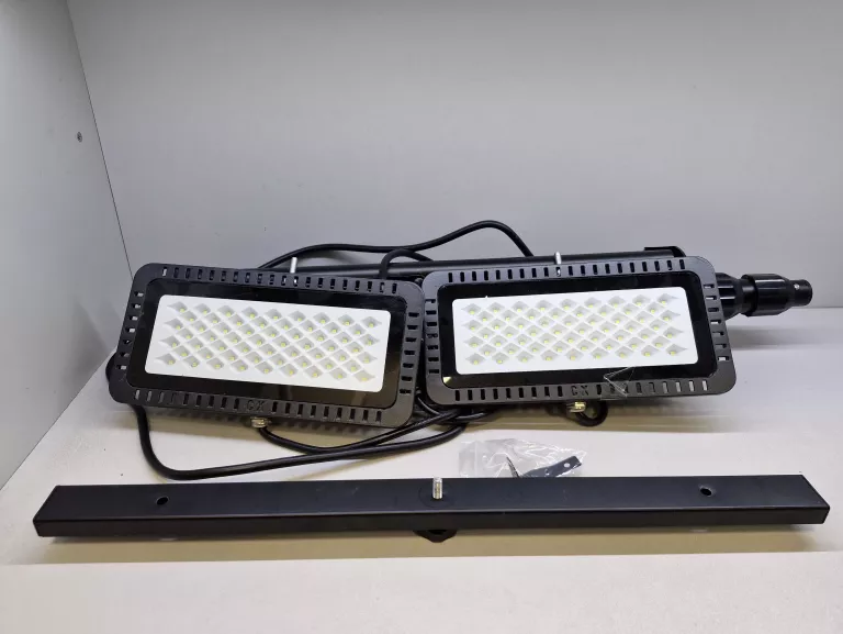 REFLEKTOR HALOGEN LED 2X40W NA STATYWIE STOJAK