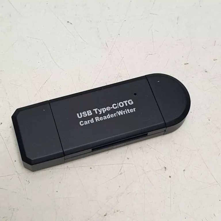 CZYTNIK KART SD / USB - A / USB - C / MICROUSB