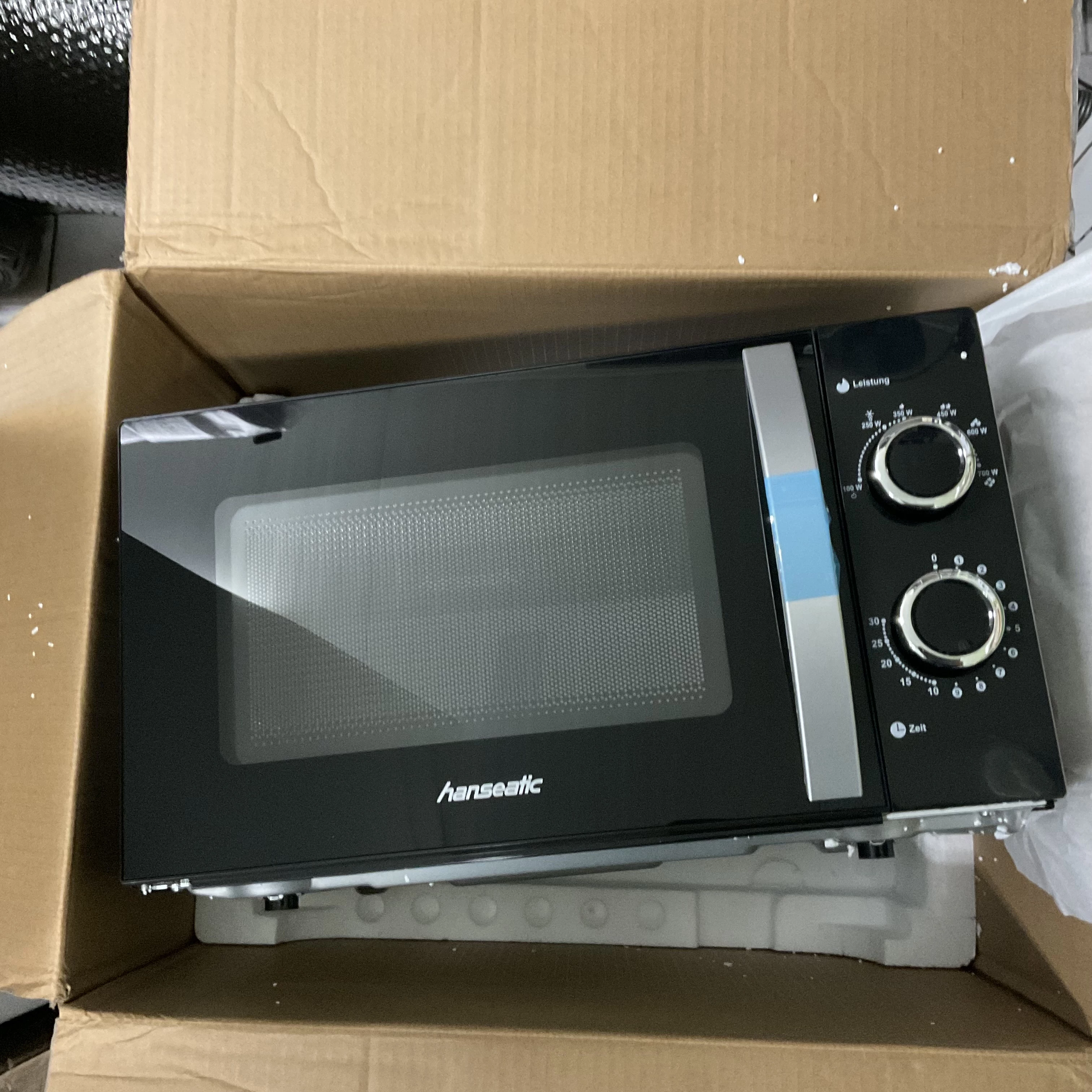 kuchenka-mikrofalowa-hanseatic-764099-700w-20l-ean-gtin-4029686439108