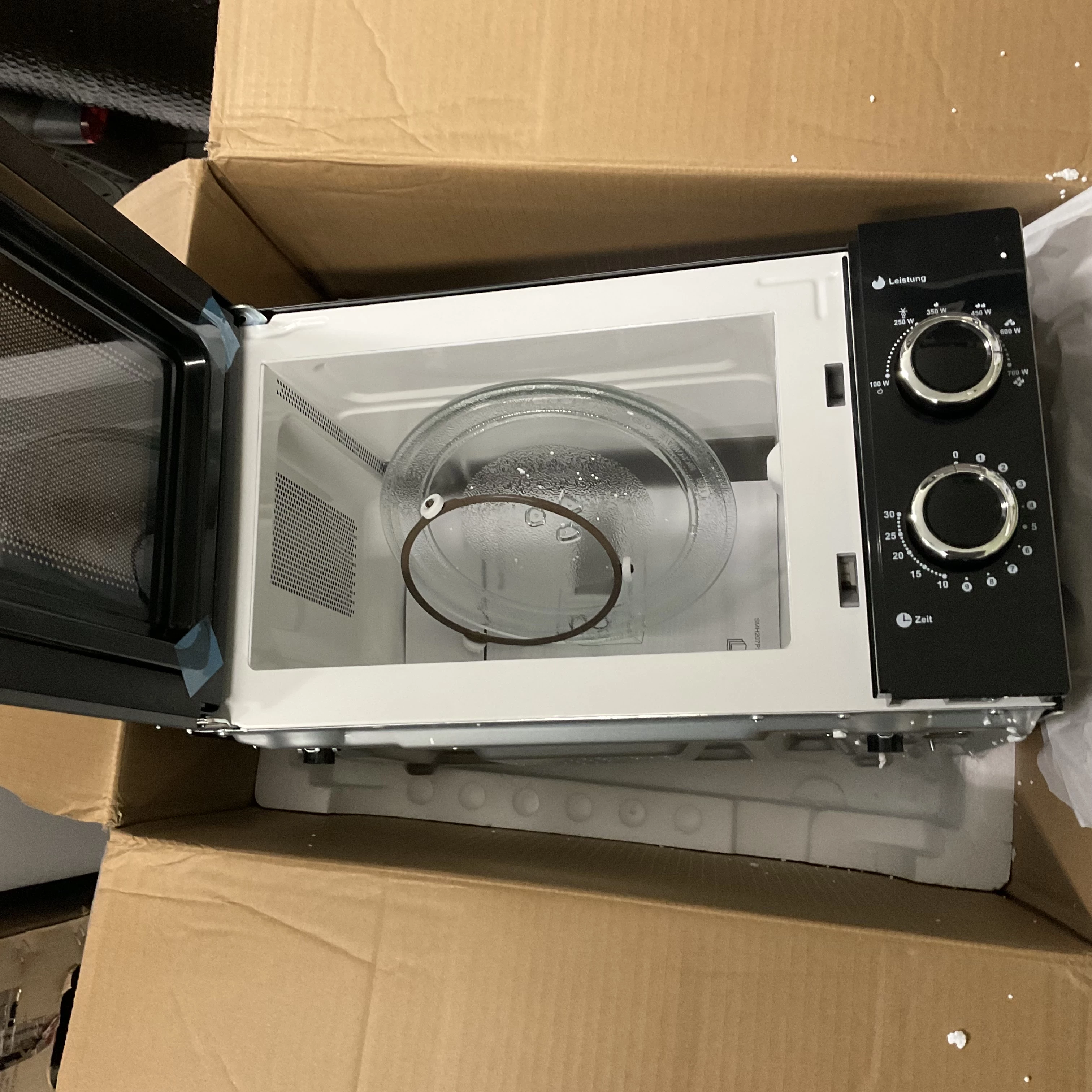 kuchenka-mikrofalowa-hanseatic-764099-700w-20l-stan-11323-2