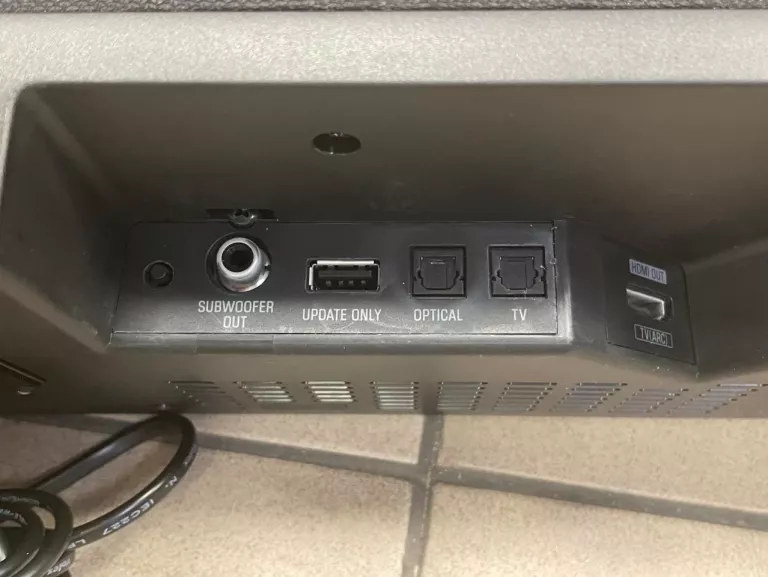YAMAHA SR-B20A SOUNDBAR Z WIRTUALNYM DŹWIĘKIEM PRZESTRZENNYM 3D, WBUDOWANY
