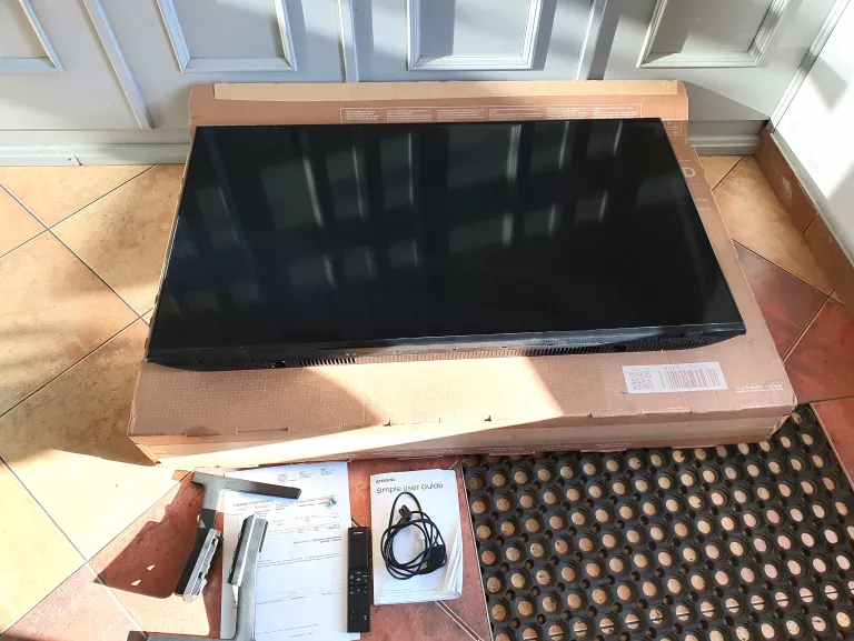 TELEWIZOR SAMSUNG 4K DU7100 43 CALE SMART KOMPLET GW