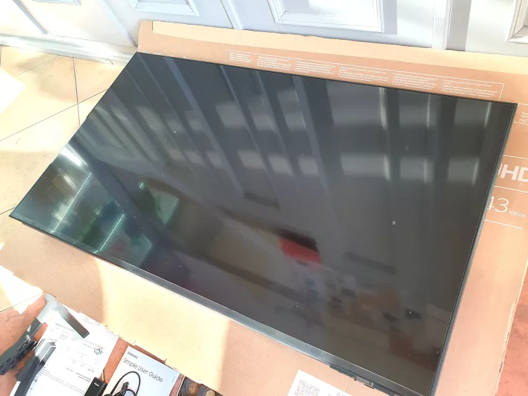 TELEWIZOR SAMSUNG 4K DU7100 43 CALE SMART KOMPLET GW
