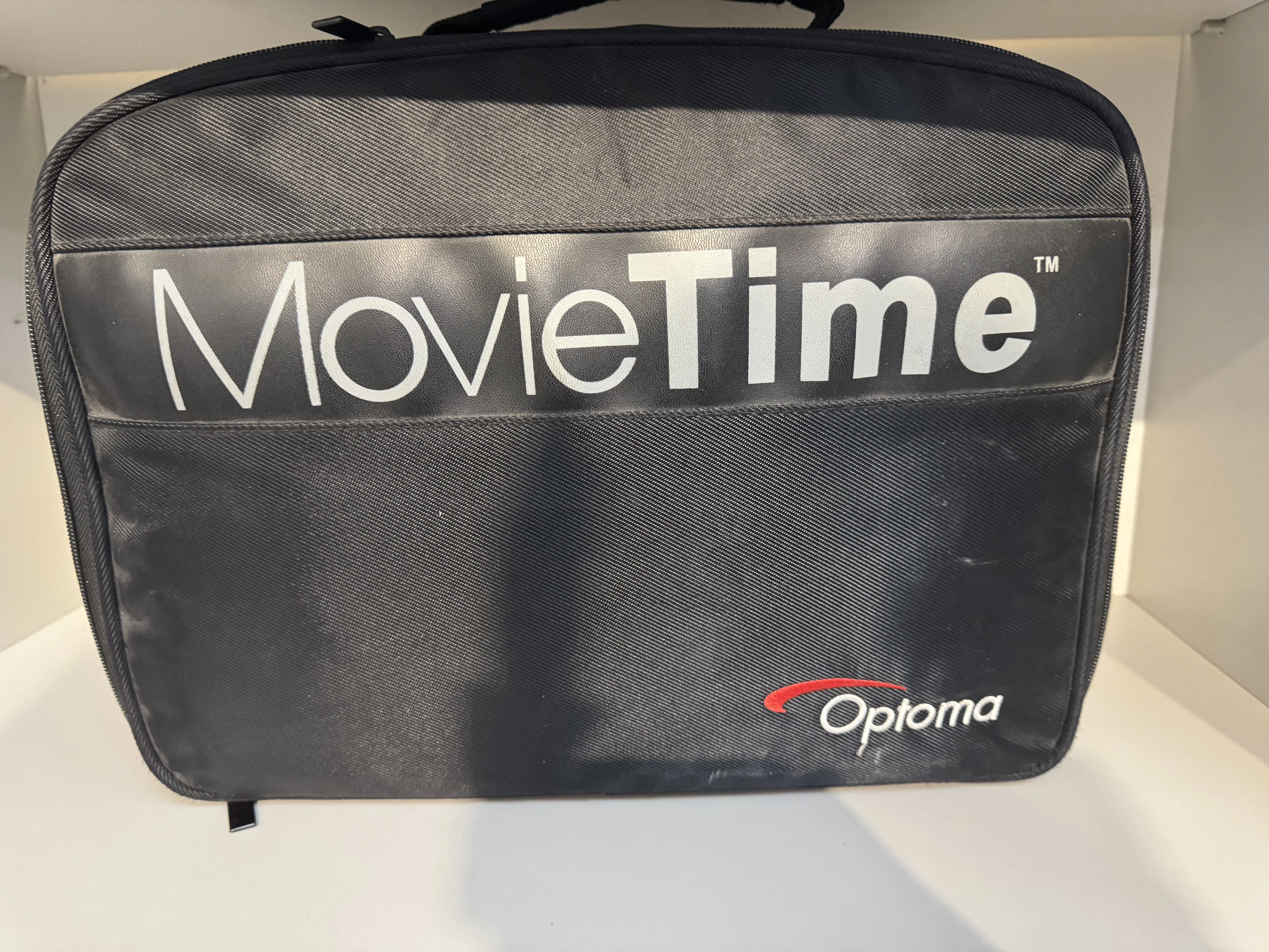 czytaj-opis-projektor-optoma-dv10-pilot-okablowaniepilotw-torbie-zywotnosc-lampy-w-trybie-ekonomicznym-6500