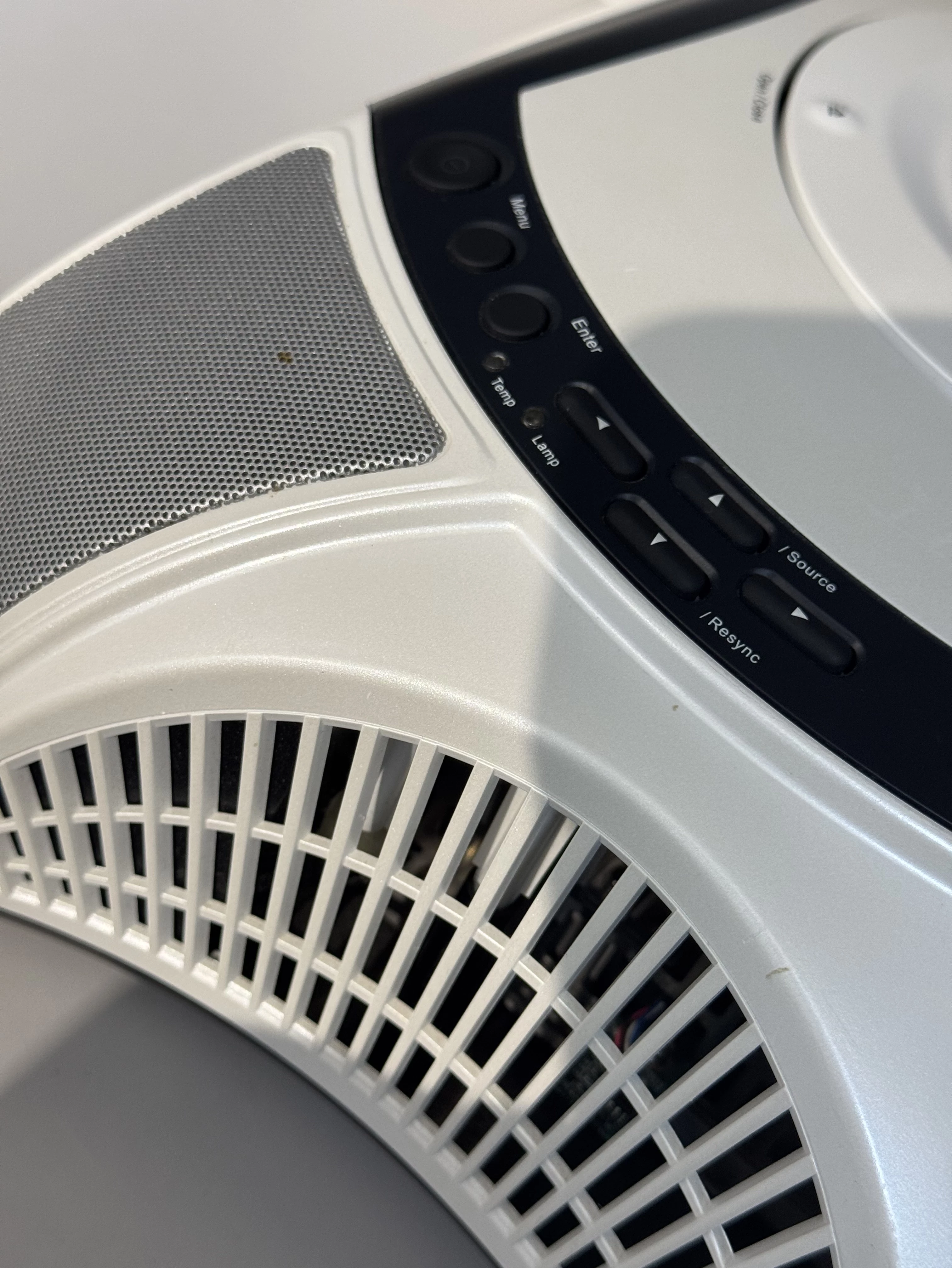 czytaj-opis-projektor-optoma-dv10-pilot-okablowaniepilotw-torbie-marka-236422-1649390