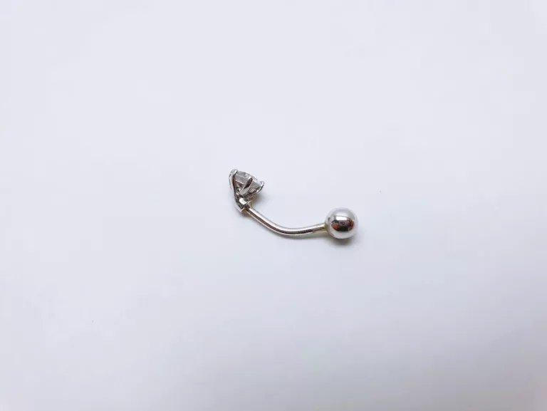 KOLCZYK DO PĘPKA BIAŁE ZŁOTO 1,12G PR.585