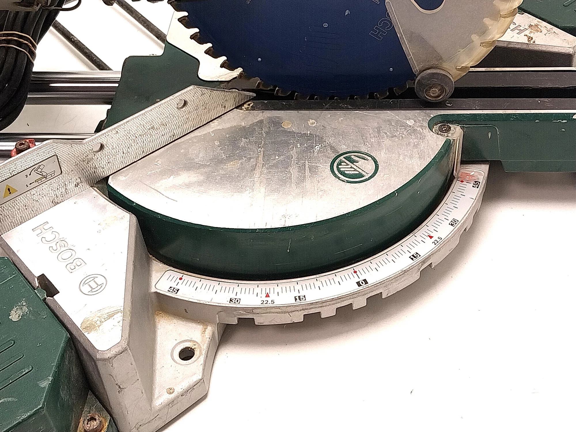 pila-ukosnica-bosch-pcm-8s-1200w-marka-129307-7