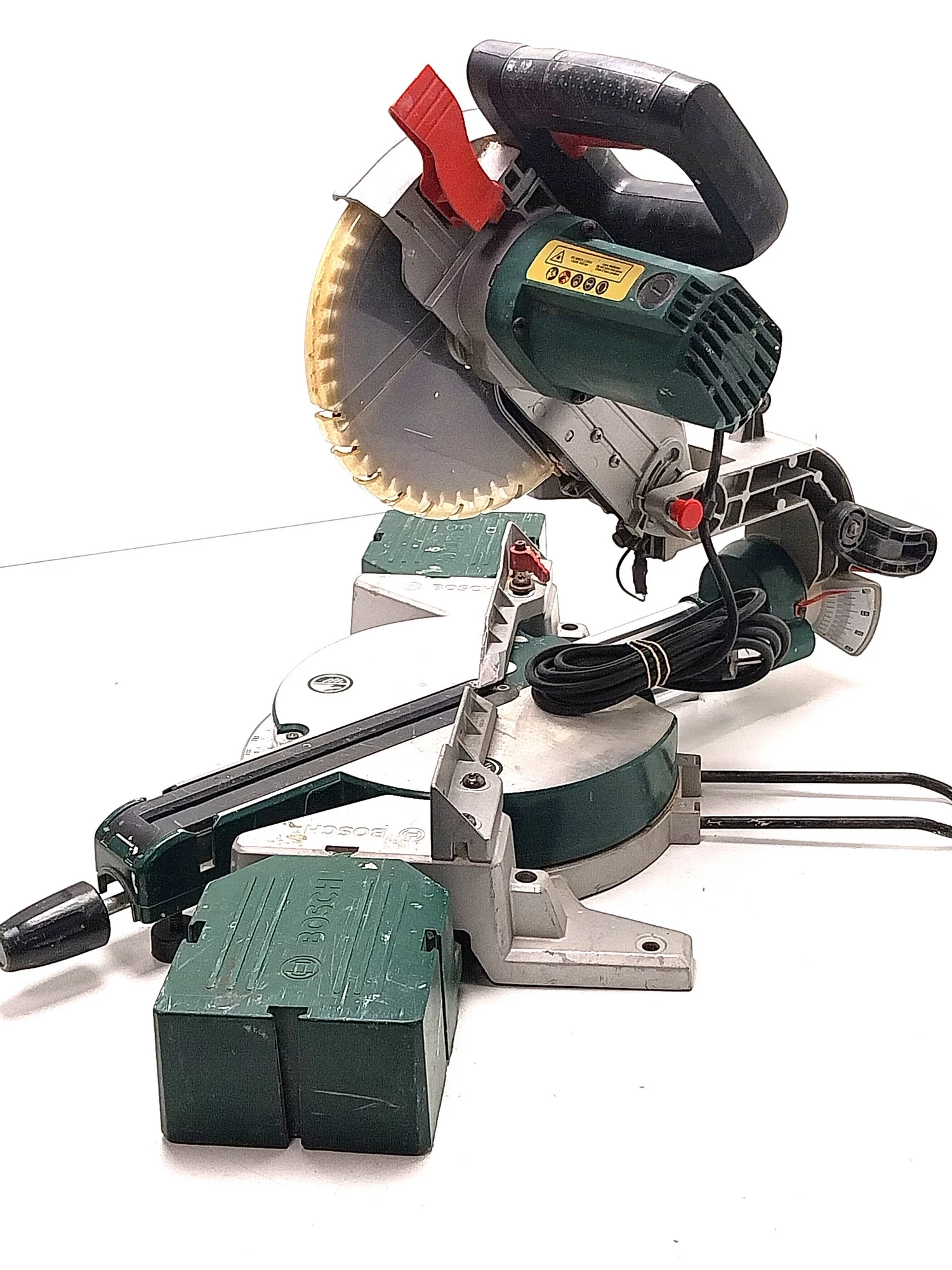 pila-ukosnica-bosch-pcm-8s-1200w-srednica-tarczy-216