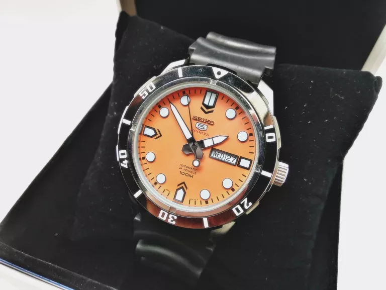 ZEGAREK SEIKO 5 SPORTS AUTOMATIC 24 JEWELS 4R36-04J0 AUTOMAT SRP675K1