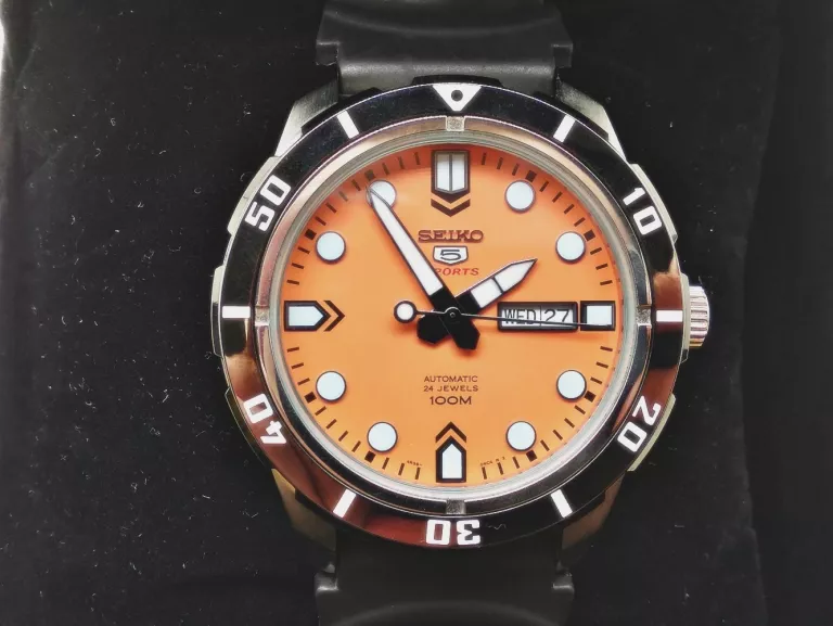 ZEGAREK SEIKO 5 SPORTS AUTOMATIC 24 JEWELS 4R36-04J0 AUTOMAT SRP675K1