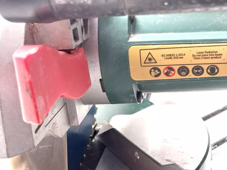 pila-ukosnica-bosch-pcm-8s-1200w-marka-129307-7