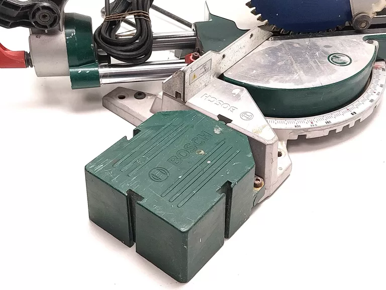 pila-ukosnica-bosch-pcm-8s-1200w-maksymalna-moc-1200