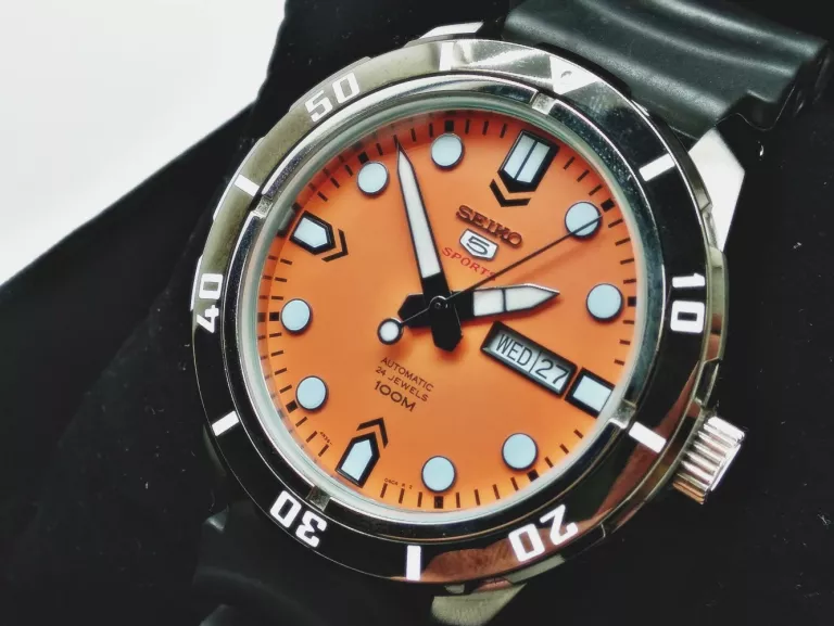 ZEGAREK SEIKO 5 SPORTS AUTOMATIC 24 JEWELS 4R36-04J0 AUTOMAT SRP675K1