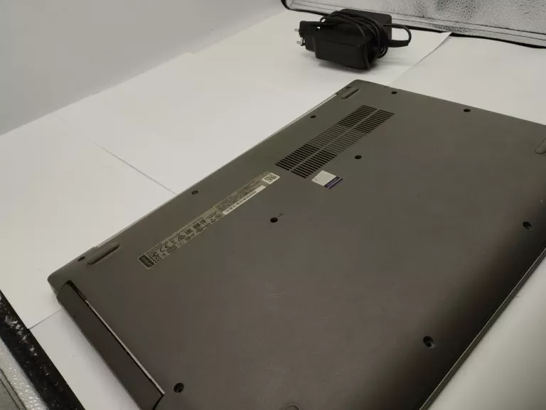 LAPTOP LENOVO IDEAPAD 320 I5-7200U 4GB 256GB 15.6 (OPIS)