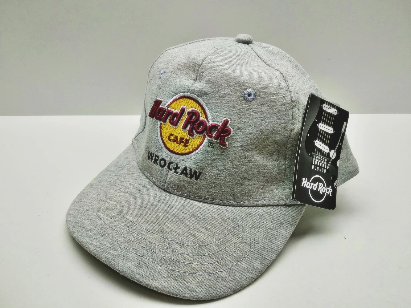 czapka-z-daszkiem-szara-hard-rock-cafe-wroclaw-swieradowska-26-wroclaw