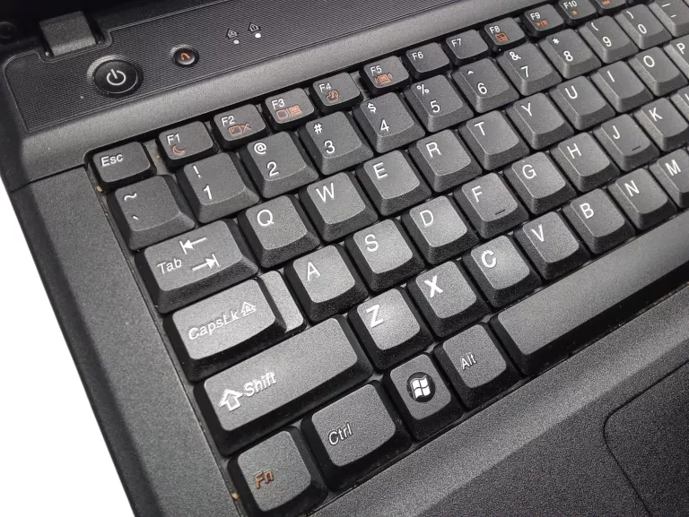 LAPTOP LENOVO G550 3GB/DUAL-CORE/WIN7/300GB