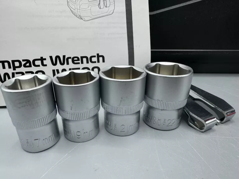 klucz-udarowy-do-kol-formula-1-nasadki-iw300-300-nm-20-v-bezszczotkowy-ean-gtin-4038373002259