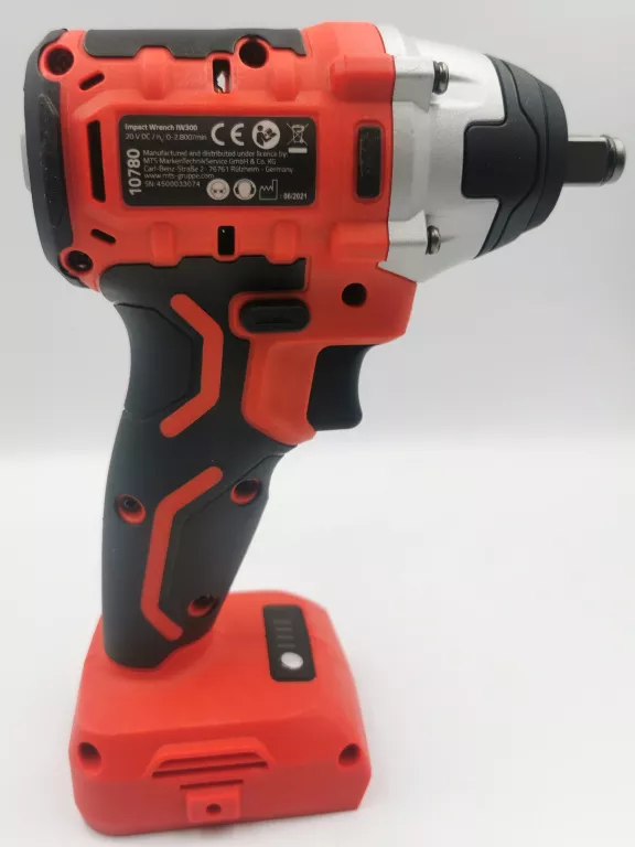 KLUCZ UDAROWY AKUMULATOROWY FORMULA 1 / 300 NM / 20V / 1/2"