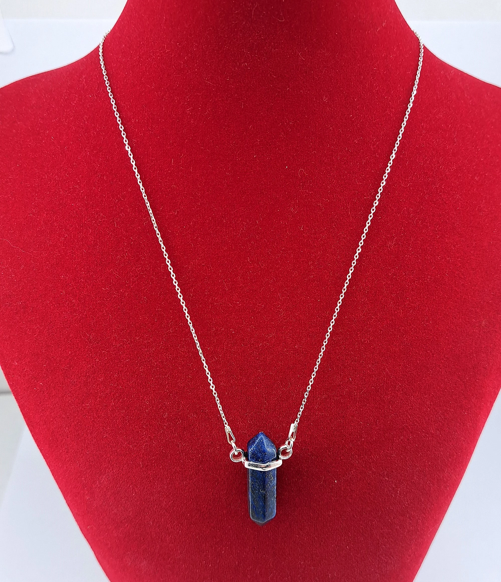 srebrny-lancuszek-celebrytka-z-kamieniem-925-pilsudskiego-8-konskie-unico