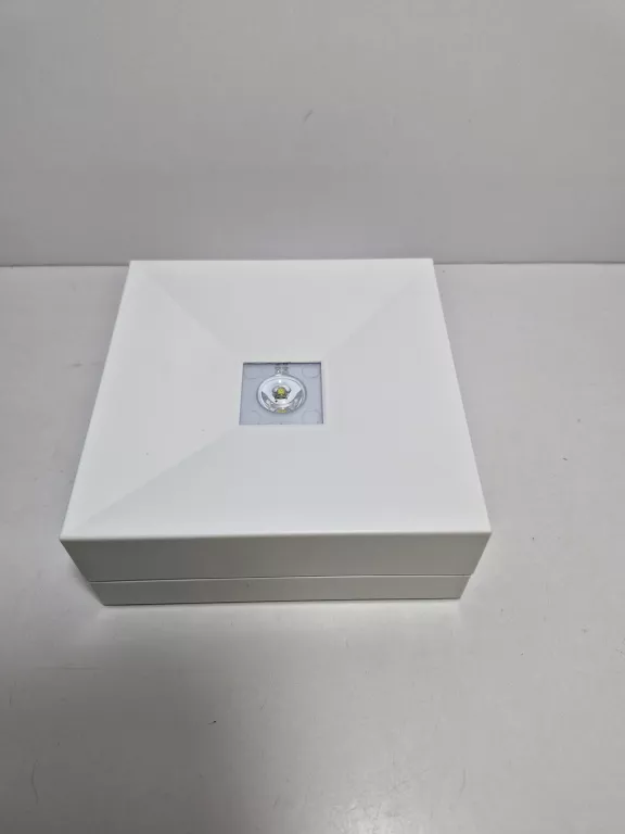 oprawa-oswietlenia-awaryjnego-lovato-ii-marka-248811-950462