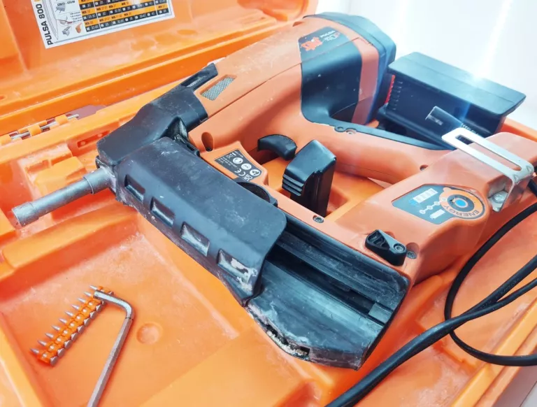 osadzak-gazowy-spit-19652-pulsa-40p800-maksymalna-dlugosc-gwozdzizszywek-40