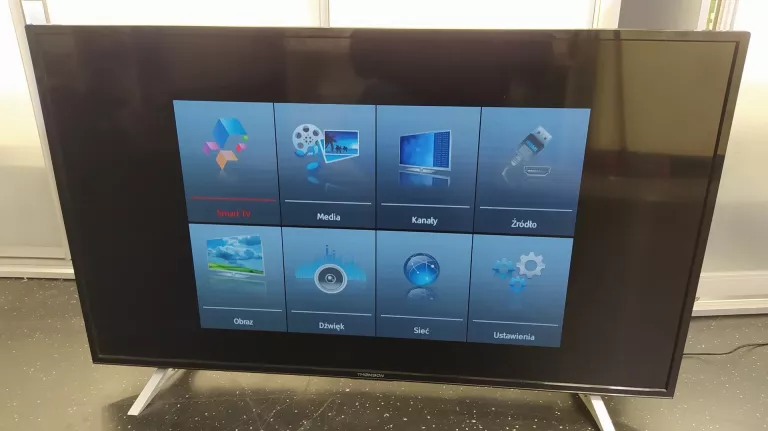 TELEWIZOR THOMSON 48 SMART TV ZAS PILOT