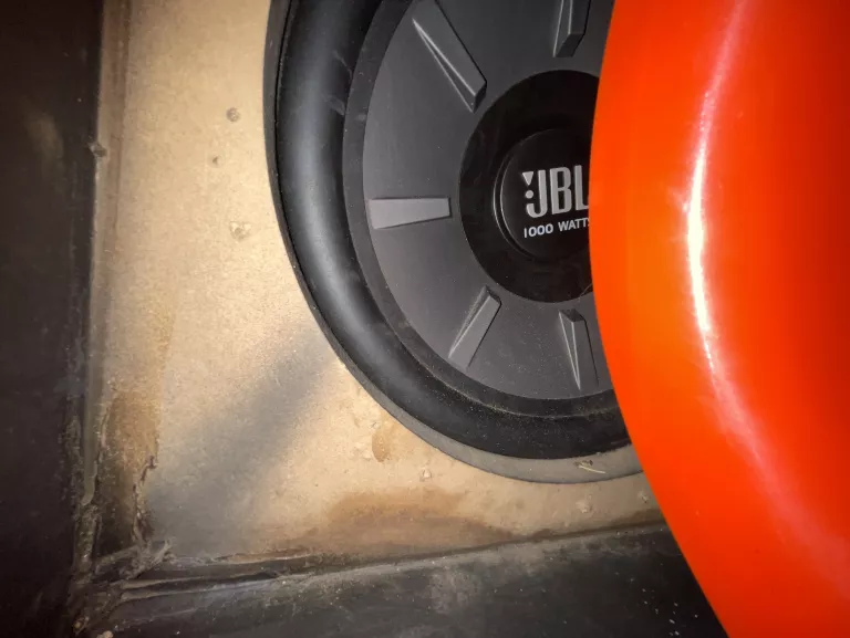 SKRZYNIA BASOWA JBL STAGE 1200B 250 RMS 1000W PEAK