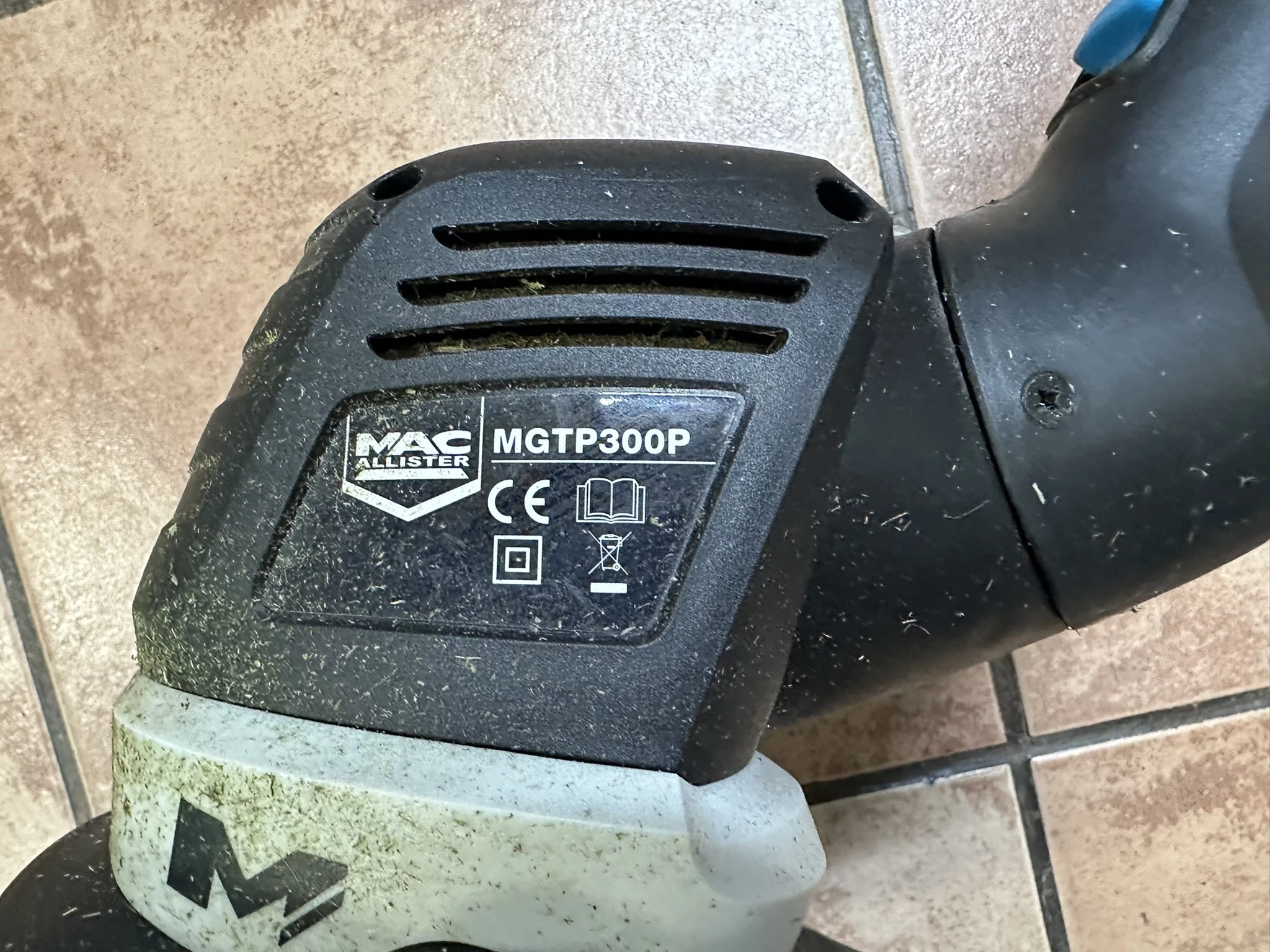 podkaszarka-macallister-mgtp300p-300-w-stan-11323-2