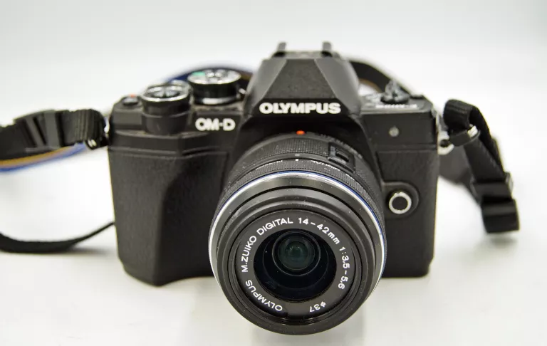 OLYMPUS OM-D E-M10 MARK III + 2XOBIEKTYW + TORBA + 2XBATERIA ŁADOWARKA