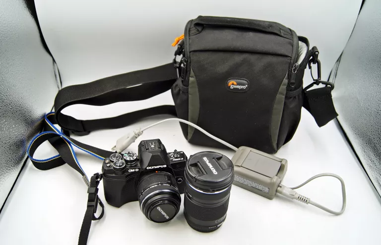 OLYMPUS OM-D E-M10 MARK III + 2XOBIEKTYW + TORBA + 2XBATERIA ŁADOWARKA