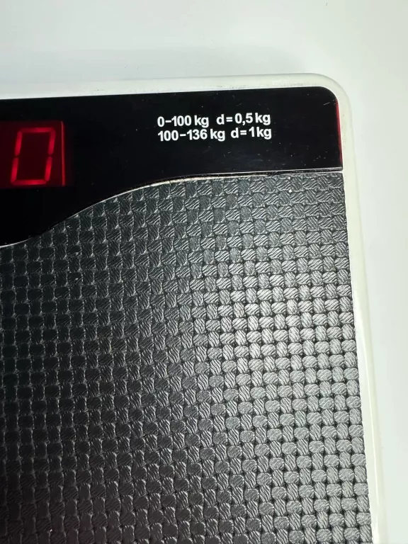 ELEKTRONICZNA WAGA ŁAZIENKOWA MOMERT