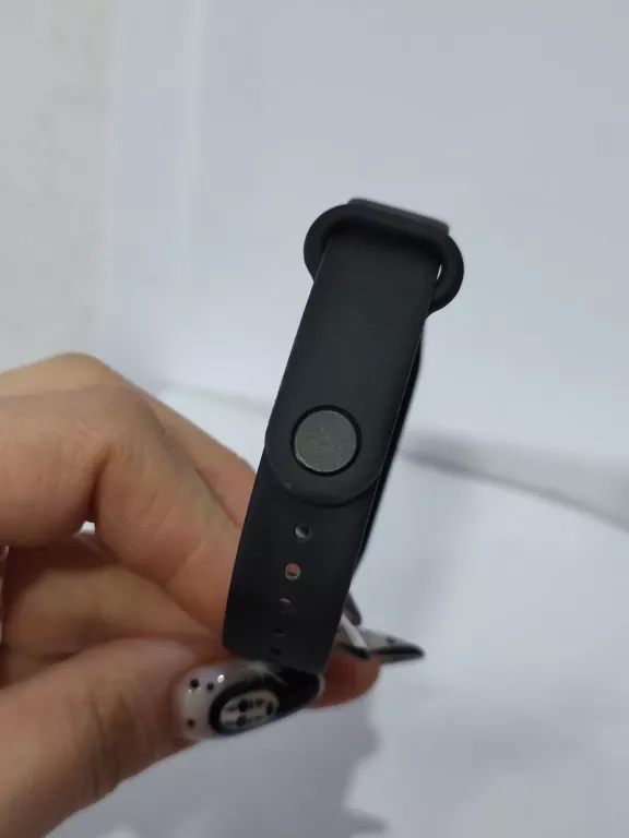SMARTBAND XIAOMI MI SMART BAND 4 CZARNY OPASKA SPORTOWA