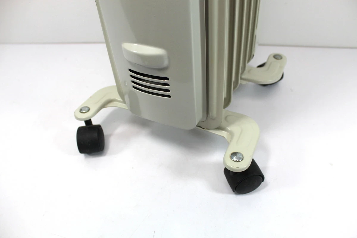 grzejnik-olejowy-delonghi-1500w-na-kolkach-moc-maksymalna-1500