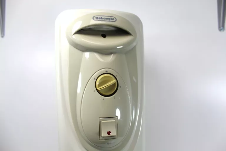 grzejnik-olejowy-delonghi-1500w-na-kolkach-ean-gtin-8004399850743