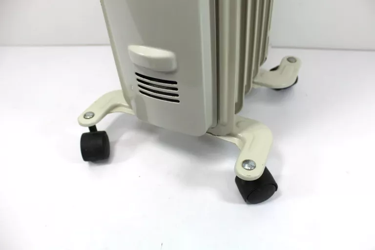 grzejnik-olejowy-delonghi-1500w-na-kolkach-moc-maksymalna-1500