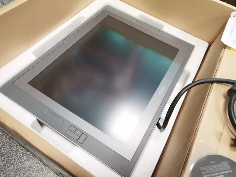 OKAZJA!WACOM CINTIQ 21UX TABLET GRAFICZNY